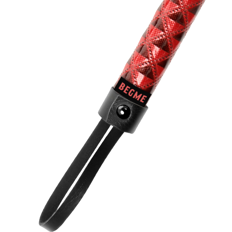 BEGME - FLOGGER IN PELLE VEGANA EDIZIONE ROSSA – Fruste BDSM – foto 4