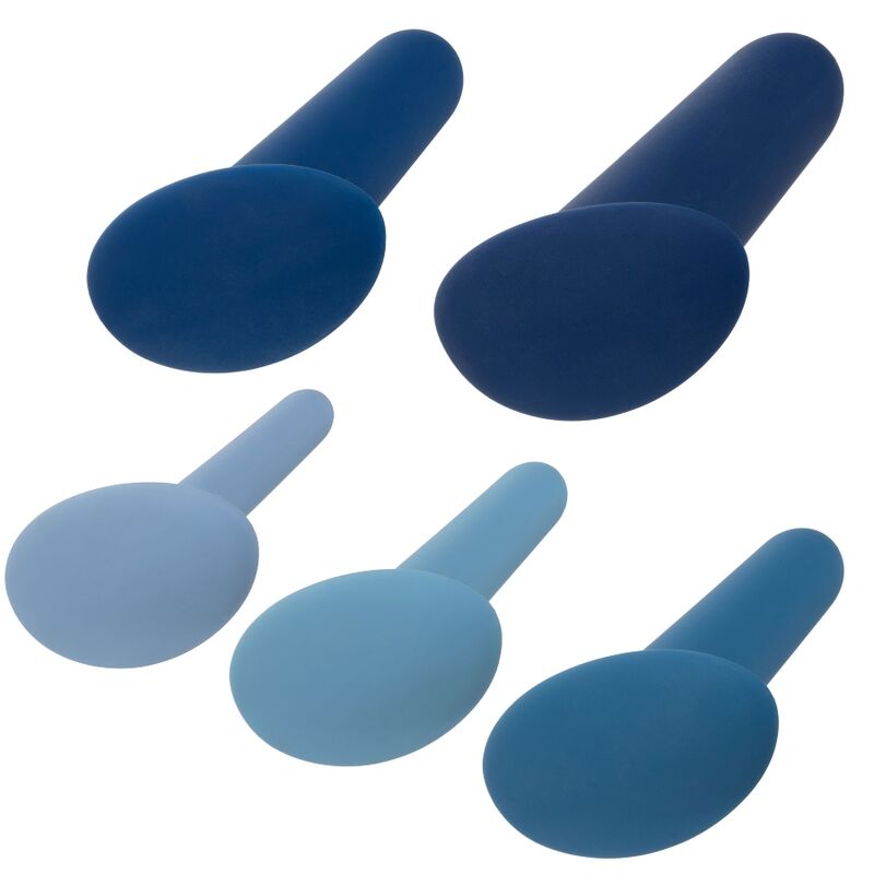 CALEXOTICS - SET PER ALLENAMENTO ANALE INDOSSABILE 5 PEZZI – Tappi anali – foto 4