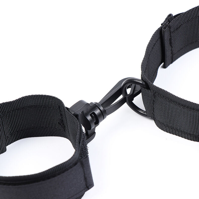 OHMAMA FETISH - MANETTE E COLLETTO IN NYLON – Sistemare le manette – foto 11