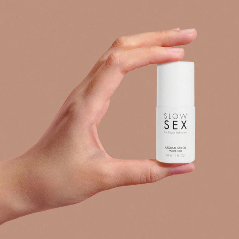 BIJOUX INDISCRETS - SLOW SEX OLIO DA MASSAGGIO SESSUALE CON CBD 30 ML – Creme per massaggi – foto 3