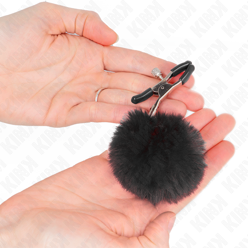 KINK - MORSETTO PER CAPEZZOLI CON SFERA IN ECOPELLICCIA NERA 6 CM – Morsetti per capezzoli per sadomasochismo – foto 3