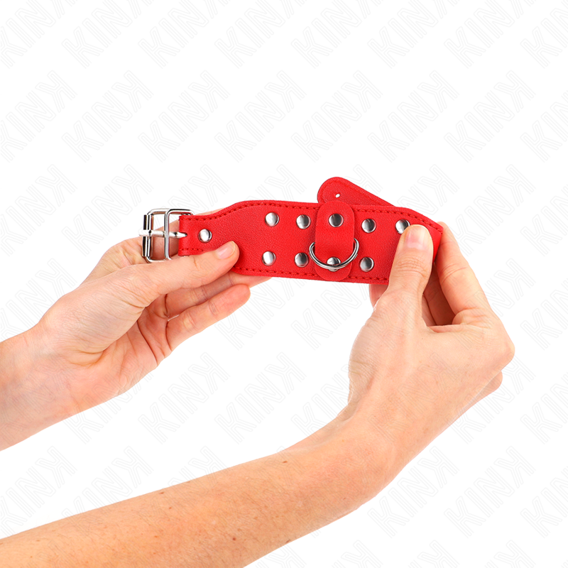 KINK - BRACCIALI CON DOPPIA LINEA DI BORCHIE REGOLABILI ROSSO – Sistemare le manette – foto 4