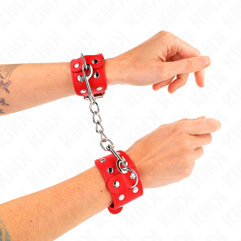 KINK - BRACCIALI CON DOPPIA LINEA DI BORCHIE REGOLABILI ROSSO – Sistemare le manette