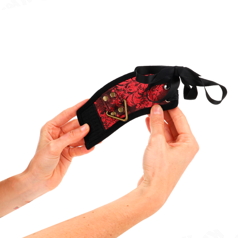 KINK - RESISTENZA DA POLSO SCANDALO DETTAGLI IN PIZZO ROSSO-NERO 24,5 CM X 6,5 CM – Sistemare le manette – foto 4