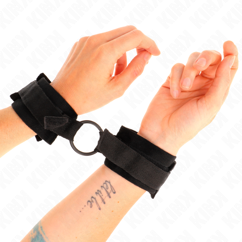 KINK - POLSINI IN PELLICCIA PER PRINCIPIANTI 25 CM CON O-RING 4 CM NERO REGOLABILE 15-25 CM – Sistemare le manette