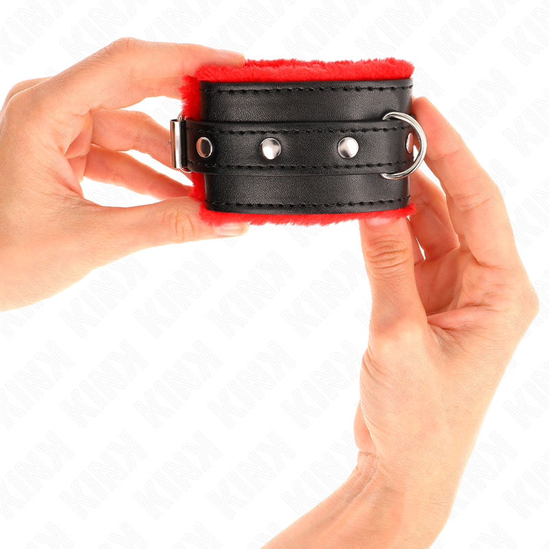 KINK - RESISTENZA DA POLSO PREMIUM FODERATA IN PELLICCIA ROSSO CON CINTURA NERA REGOLABILE 17-29 CM X 6 CM – Sistemare le manette – foto 4