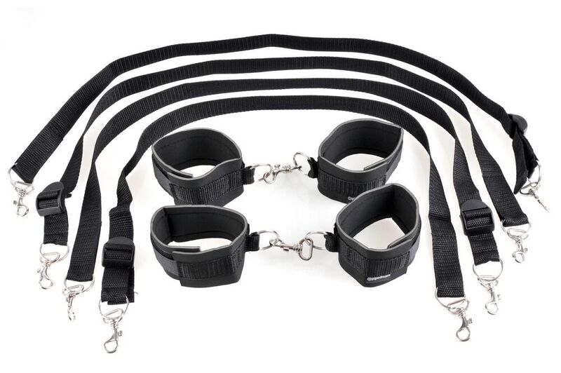 SET DI POLSINO E ANELLO DI FANTASIA FETISH – Mogli – foto 2