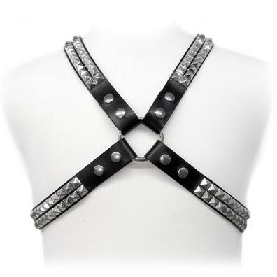LEATHER BODY - IMBRACATURA CON BORCHIE PIRAMIDALI – Imbracatura