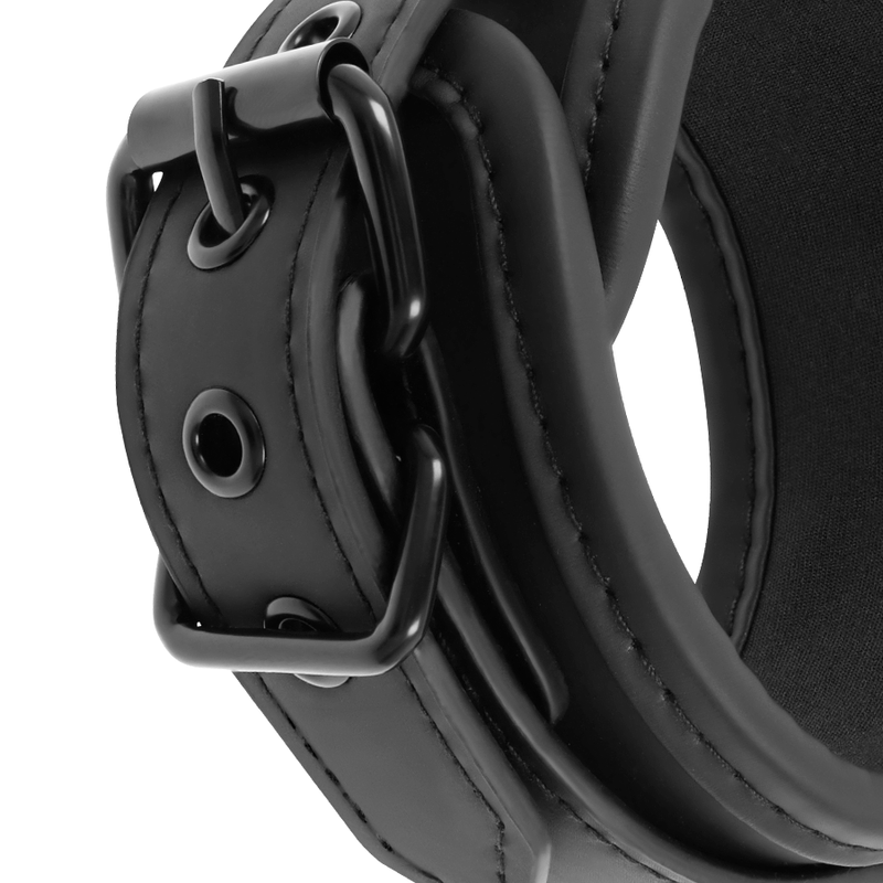 FETISH SUBMISSIVE - MANETTE CON FODERA IN NOPRENE E MANIGLIA – Sistemare le manette – foto 8