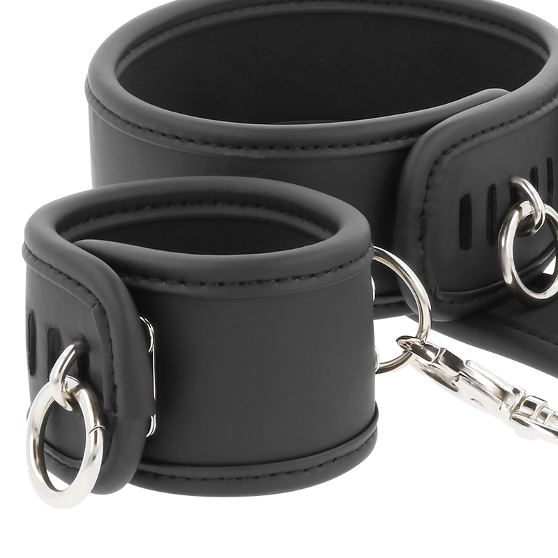 FETISH SUBMISSIVE - COLLANA E MANETTE IN PELLE VEGANA CON FODERA IN NOPRENE – Mogli – foto 5